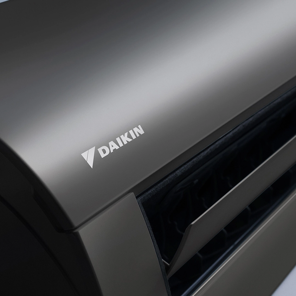 ar-condicionado-9000-btus-inverter-daikin-ecoswing-smart-gold-icolor-grafite-evaporadora-logo-daikin